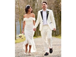 Viral Artis Cantik Menikah dengan Pebisnis, Pakai Gaun Harga Rp 89 Ribuan