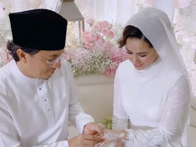 Potret Pernikahan Engku Emran dan Noor Nabila