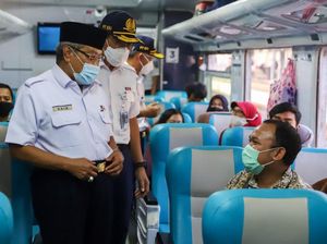 Gaya Said Aqil Blusukan di Stasiun Senen Gaya Said Aqil Blusukan di Stasiun Senen