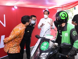 Pos Vaksinasi Gojek-Halodoc Diapresiasi Jokowi