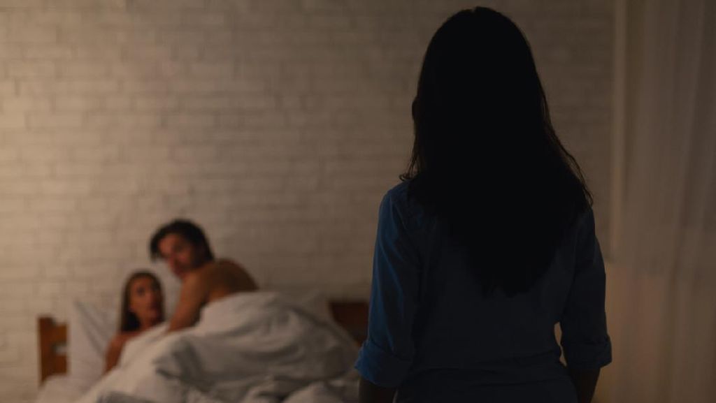 5 Artis Ini Ketahuan Selingkuh dengan ART, Ada yang Dipergoki Anak Sendiri 5 Artis Ini Ketahuan Selingkuh dengan ART, Ada yang Dipergoki Anak Sendiri