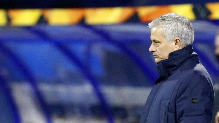 Tottenhams manager Jose Mourinho during the Europa League round of 16 second leg soccer match between Dinamo Zagreb and Tottenham Hotspur at the Maksimir stadium in Zagreb, Croatia, March 18, 2021. (AP Photo/Darko Bandic)