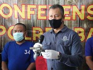 Nekat! Pria Ini Todong Kasir Toko Pakai Pistol Mainan di Siang Bolong