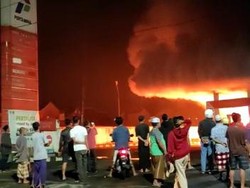 Kebakaran SPBU di Kota Malang, Mikrolet dan Pikap Ikut Terbakar