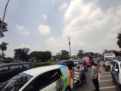 Ada Sidang Habib Rizieq, Lalu Lintas di Depan PN Jaktim Macet