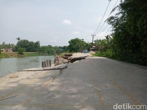 Jl Tanjung Burung Longsor, Warga Harap Pemkab Tangerang Perbaiki Segera