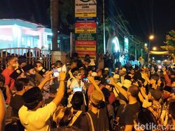 Geruduk Kejari Ciamis, Pendukung Rizieq: Kami Sakit Hati Imam Besar Didorong