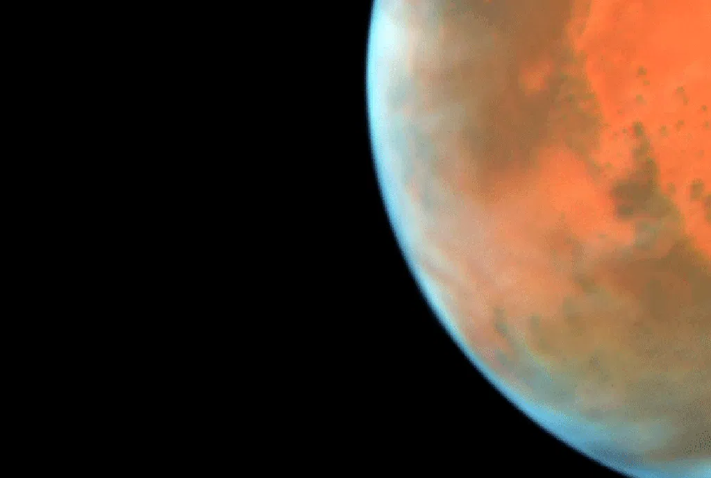 Saat Phobos Si Bulan Mars Menutupi Matahari