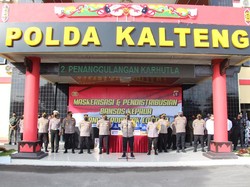 Polda Kalteng Serahkan Bansos ke 8 Panti Asuhan di Palangka Raya