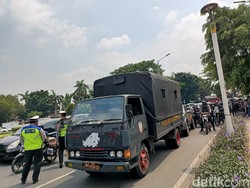 Berkerumun di Dekat PN Jaktim, 36 Simpatisan Habib Rizieq Diamankan Polisi