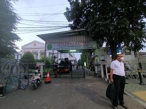 Sidang Habib Rizieq Selesai, Polisi Longgarkan Pengamanan di PN Jaktim Sidang Habib Rizieq Selesai, Polisi Longgarkan Pengamanan di PN Jaktim