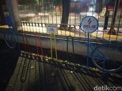 Rak #ParkiruntukSepeda Juga Ada di Stasiun Palmerah tapi Masih Kosong