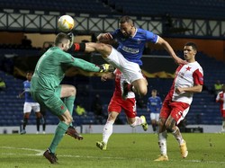 Laga Berdarah Rangers Vs Slavia Praha: Tekel Horor, Rasisme, Tonjokan