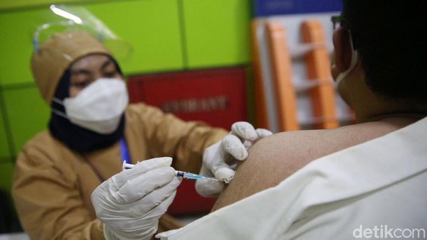 Kini Giliran Para Pekerja Transportasi Divaksinasi COVID-19