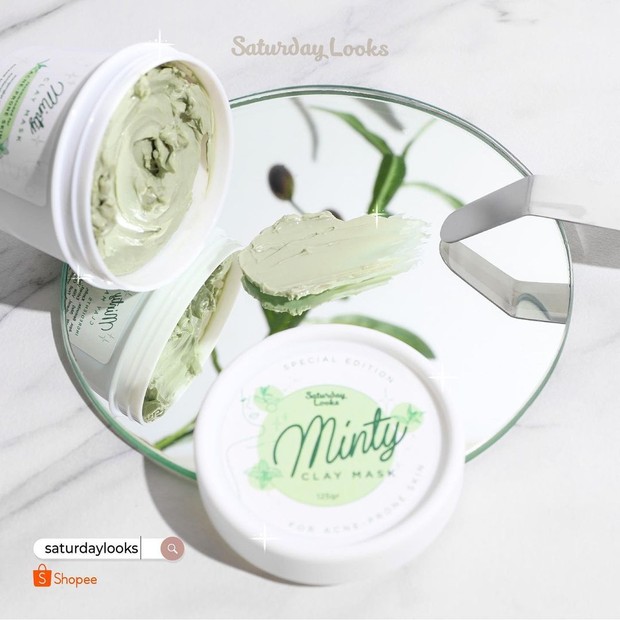 Saturday Looks Minty Clay Mask/instagram.com/saturdaylooks Minty Clay Mask dari Saturdaylooks berhasil membuat jerawat menjadi lebih kering tanpa menghilangkan kelembaban alami.