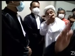 Keras! Habib Rizieq Menolak Hadir di Sidang Virtual