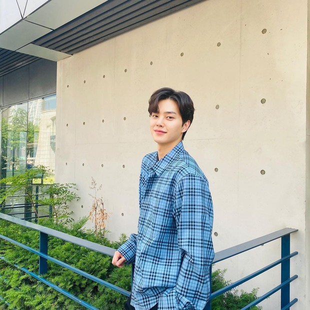 Song Kang/instagram.com/songkang_b