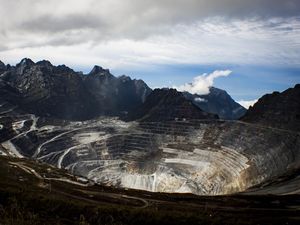 Tak Kalah dari Kongo, Ini Tiga Gunung di Dunia yang Dincar Pemburu Emas Tak Kalah dari Kongo, Ini Tiga Gunung di Dunia yang Dincar Pemburu Emas