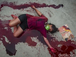 Teatrikal Banjir Darah Refleksikan Krisis Iklim