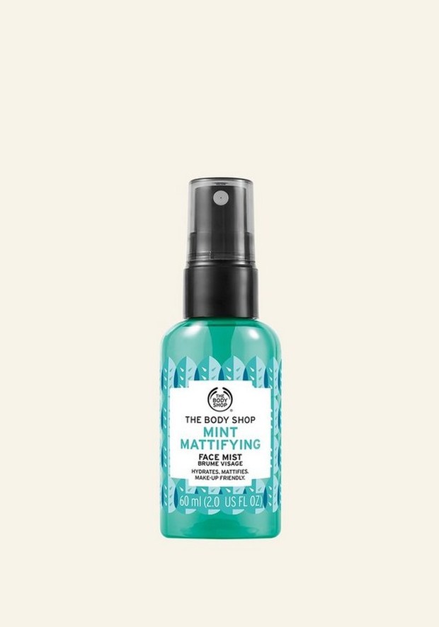 The Body Shop Mint Mattifying Face Mist/thebodyshop.com Face mist ini membuat kulit tampak matte dan bebeas kilap serta membantu mengurangi tampilan minyak berlebih.