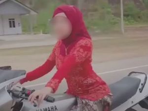 Wanita Ini Pamer Aksi Naik Moge Pakai Kebaya, Berakhir Kena Denda