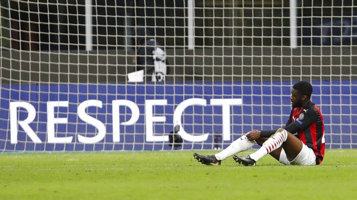 AC Milans Fikayo Tomori reacts following the Europa League round of 16 second leg soccer match between AC Milan and Manchester United at the San Siro Stadium, in Milan, Italy, Thursday, March 18, 2021. (AP Photo/Antonio Calanni)