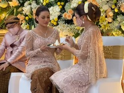 Haru di Pengajian Aurel Hermansyah Jelang Menikah