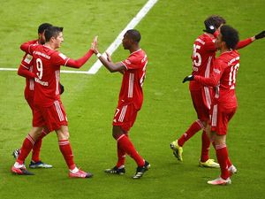 Bayern Vs Stuttgart: Lewandowski Hat-trick, 10 Pemain Die Roten Menang 4-0