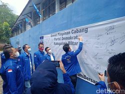 Silaturahmi ke Demokrat Blitar, Emil Tanda Tangan Petisi Tolak KLB Deli Serdang