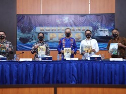 Baharkam Polri Amankan Kapal Pencuri 21,5 Ton Solar Pertamina di Tuban