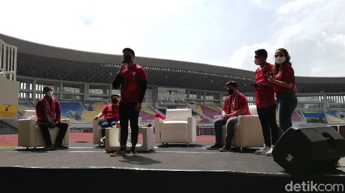 Kaesang Pangarep saat memberikan sambutan di Stadion Manahan,Solo, Sabtu (20/3/2021).