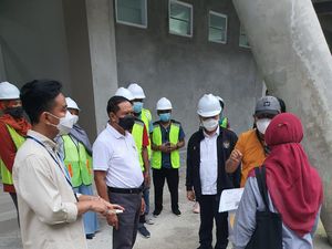 Menpora Tengok Pembangunan GOR Manahan, Apa Komentarnya? Menpora Tengok Pembangunan GOR Manahan, Apa Komentarnya?