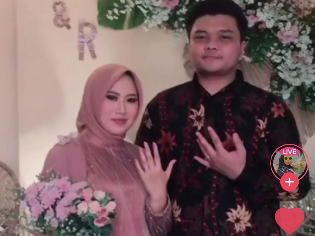 Viral Kisah Wanita Bandung yang Dilamar Dosen Pembimbing Skripsinya Viral Kisah Wanita Bandung yang Dilamar Dosen Pembimbing Skripsinya