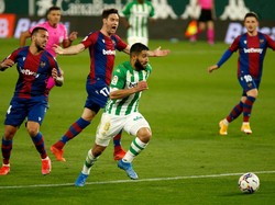 Top! Nabil Fekir Bikin Gol Spektakuler ala Maradona