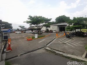 Pekerja Keluhkan Tarif Parkir Pelabuhan Ketapang yang Kemahalan