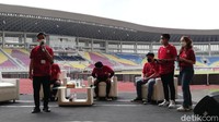 Wali Kota Solo Gibran Rakabuming Raka hadir dalam perkenalan manajemen baru PT PSS.