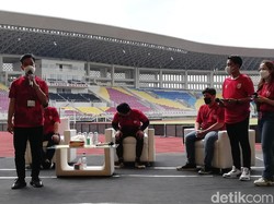 Wali Kota Solo Gibran Rakabuming Raka hadir dalam perkenalan manajemen baru PT PSS.
