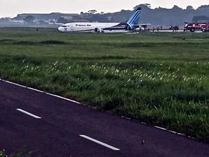 Penampakan Pesawat Trigana Air yang Tergelincir di Bandara Halim