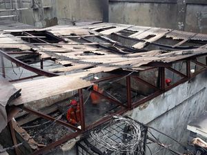 Rooftop Kebakaran, Pihak Mustika Ratu Pastikan Tak Ada Korban Jiwa Rooftop Kebakaran, Pihak Mustika Ratu Pastikan Tak Ada Korban Jiwa