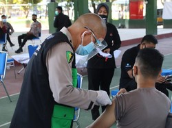 Batalyon Vaksinator NTB Vaksinasi 5.688 Pelayan Publik dalam Sepekan