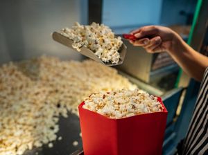 Asyik! Kini Beli Popcorn di Bioskop Bisa Refill Gratis 3 Kali!