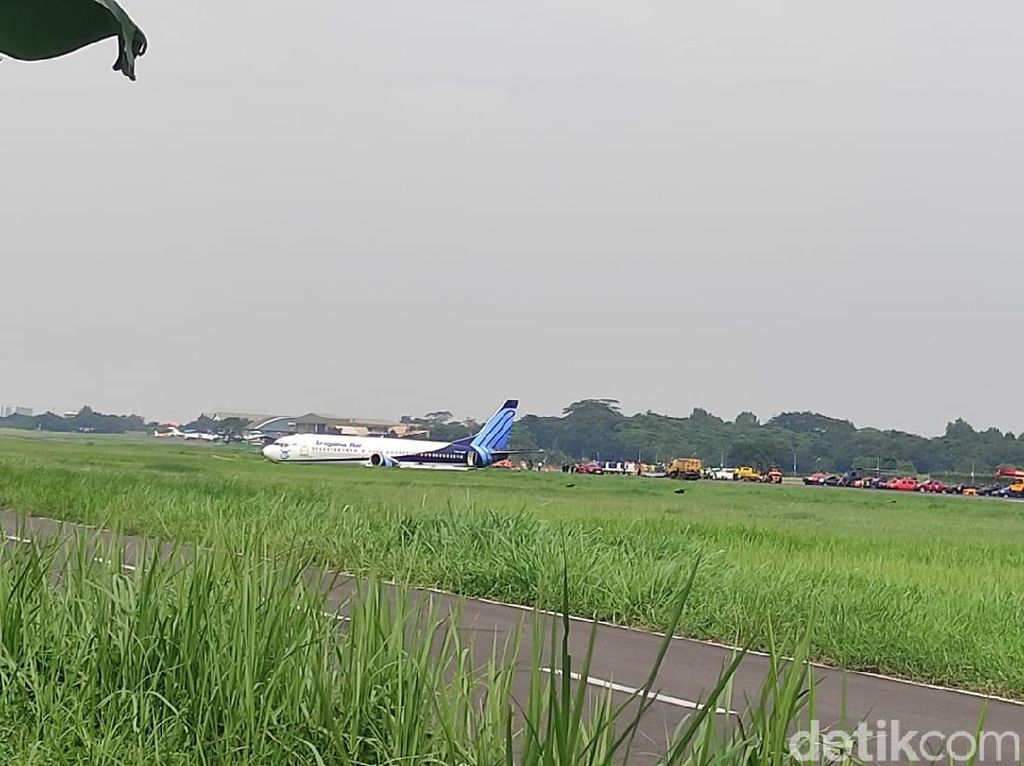 Video Detik-detik Trigana Air Tergelincir saat Landing di Halim Video Detik-detik Trigana Air Tergelincir saat Landing di Halim