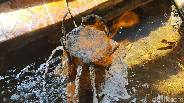 Penampakan Sumber Air yang Bisa Terbakar di Karanganyar