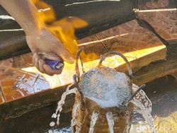 Wow! Sumber Air di Karanganyar Ini Bisa Terbakar