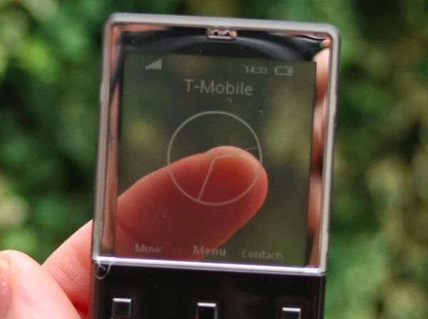 Xperia Pureness, Ponsel Transparan yang Menawan