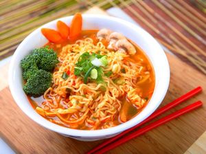 12 Tips Bikin Mie Instan Buatanmu Jadi Lebih Enak, Coba Yuk! 12 Tips Bikin Mie Instan Buatanmu Jadi Lebih Enak, Coba Yuk!