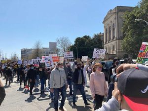 Ratusan Warga AS Demo Buntut Penembakan di Atlanta Ratusan Warga AS Demo Buntut Penembakan di Atlanta