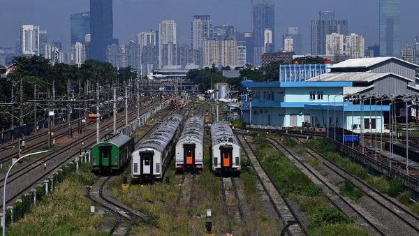 Melihat Depo KA Terbesar di Indonesia