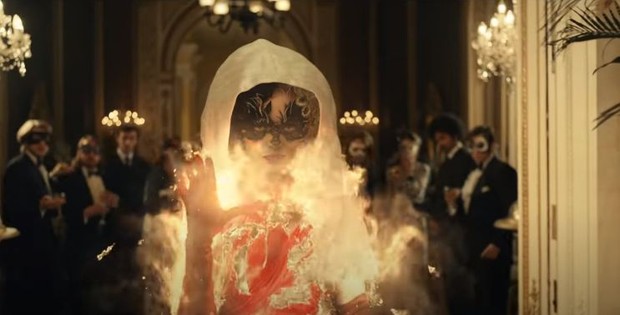 Emma Stone dalam potongan adegan film Cruella