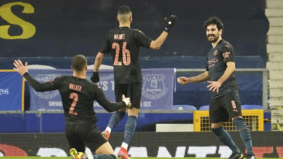 Pelatih Everton Carlo Ancelotti menyebut Manchester City sebagai tim terbaik dunia usai mengalahkan timnya di Piala FA. Foto: AP/Jon Super